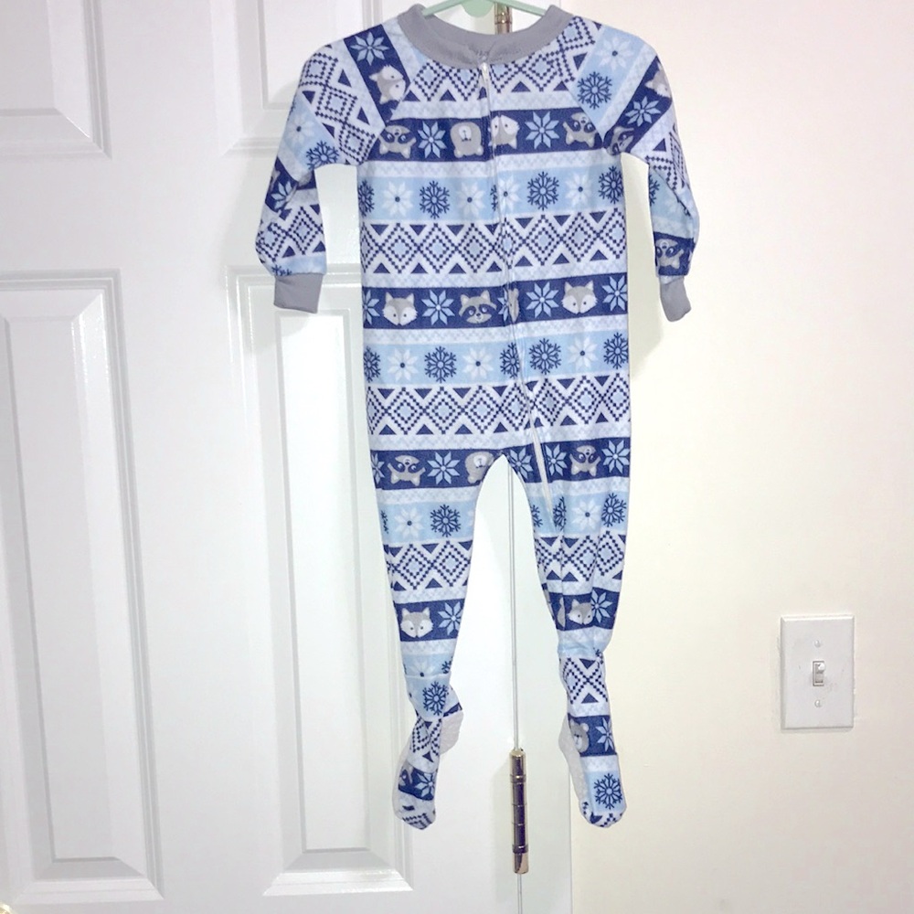 Mon Petit Boy’s Beautiful color and design.
One piece Zip-up Footsie Pjs